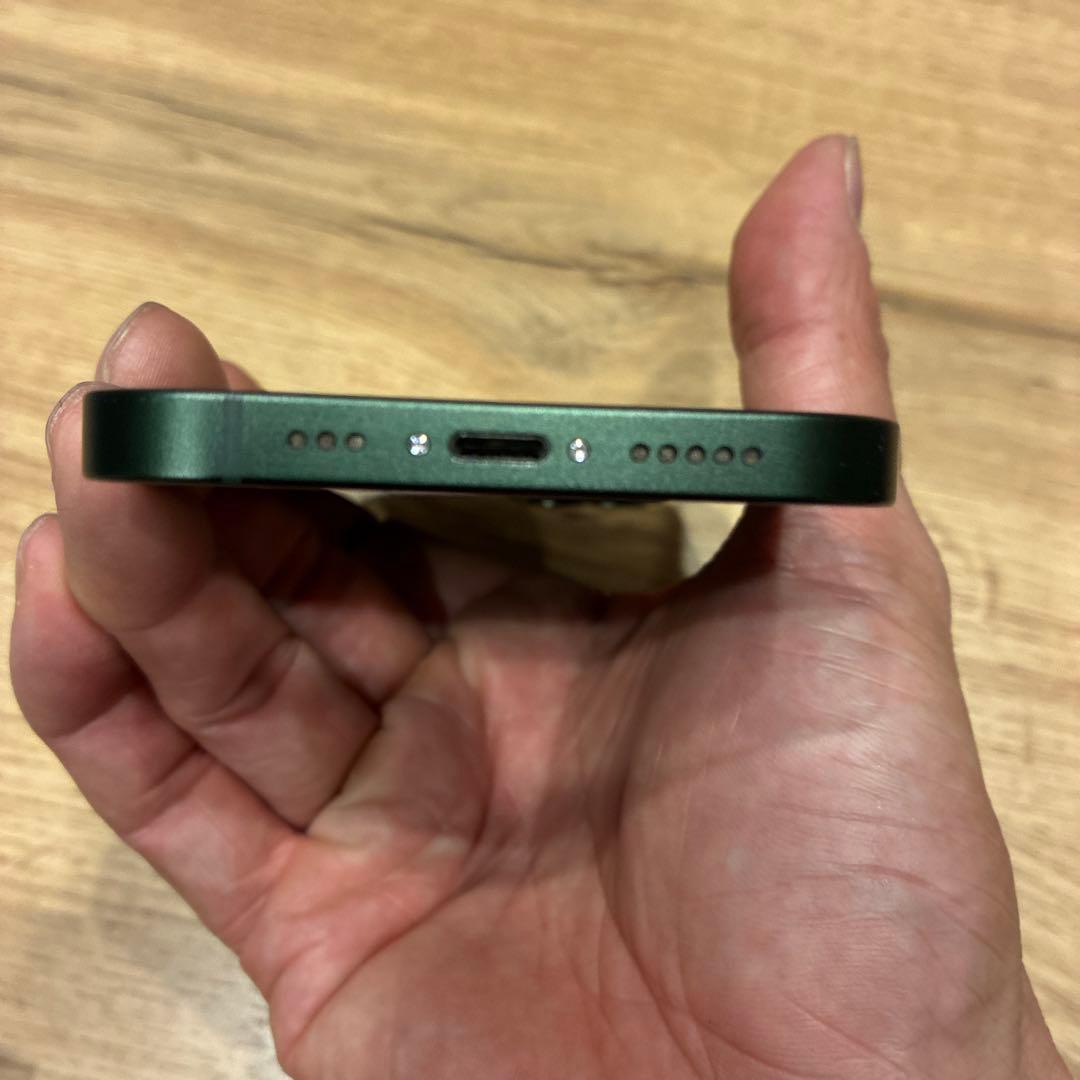 Apple iPhone 本体 ダークグリーン
