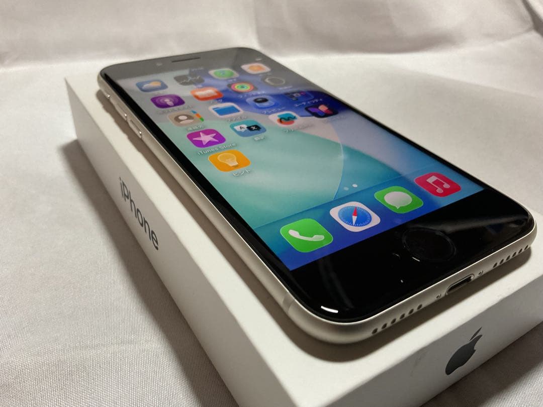 iPhoneSE 3世代 64G スターライト BT96%