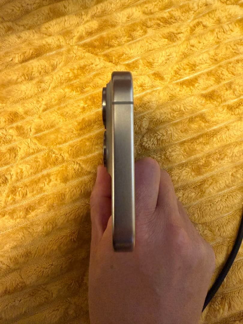 iPhone15 Pro[128GB] ナチュラルチタニウム本体　おまけ付き