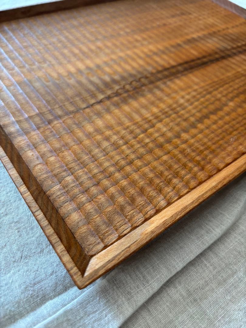 加賀雅之　彫り盆　クルミ