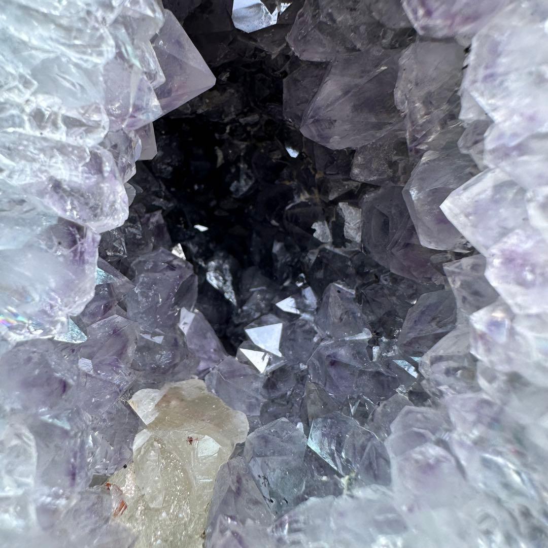 【土日セール　18800→12800】アメジストドーム　629g 虹だらけ　財運