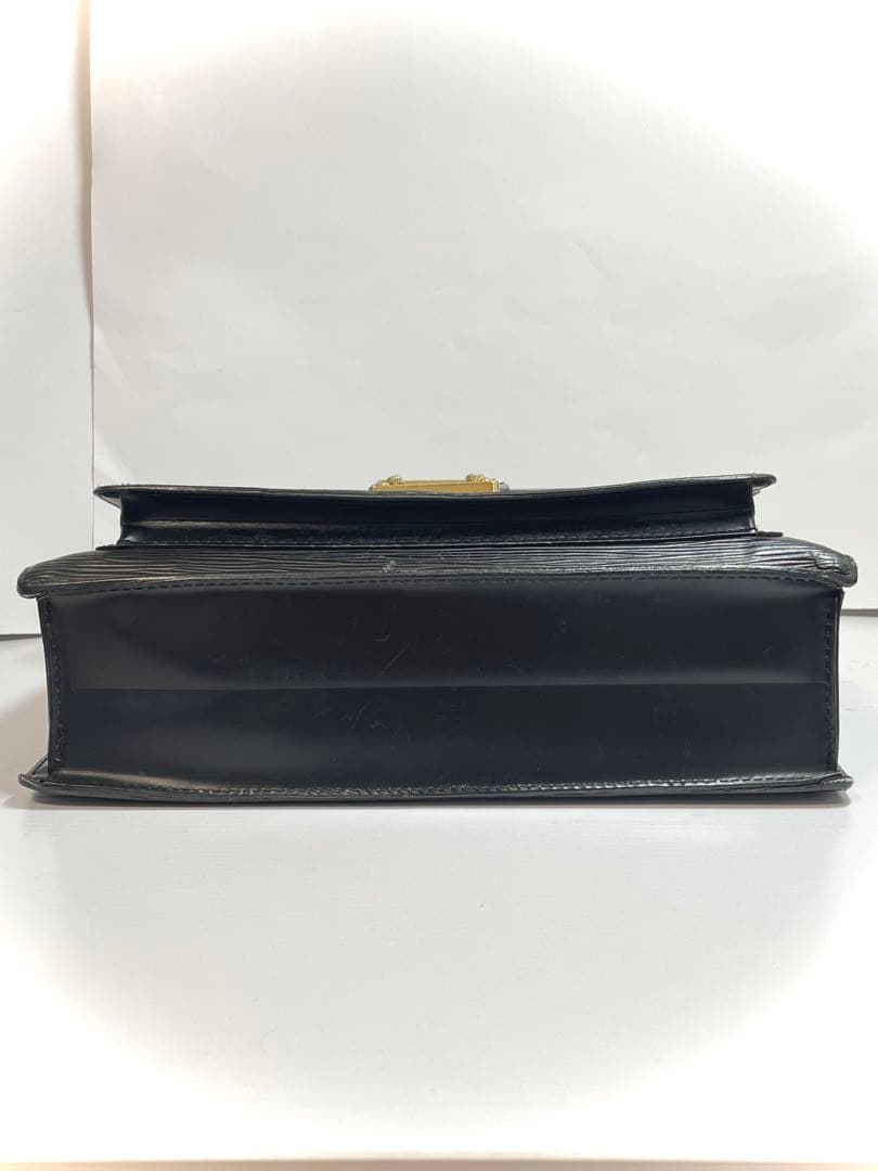 【訳あり】ヴィトン エピ モンソー M52122 ブラック