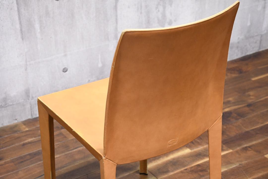 EEK124 イタリア製 ポルトローナフラウ ローラ ダイニングチェア レザー