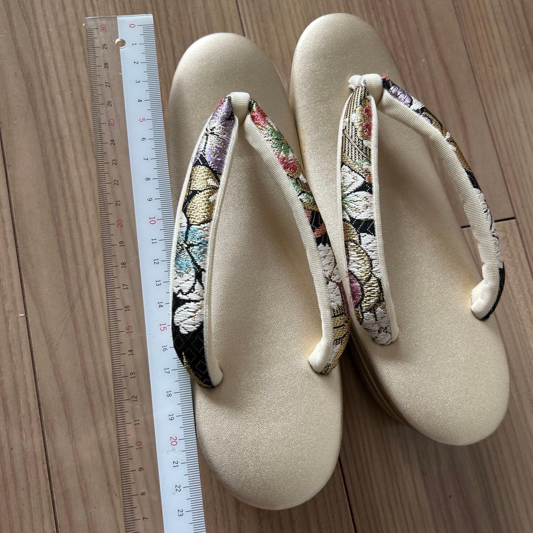 花柄刺繍の和装用バッグと草履セット