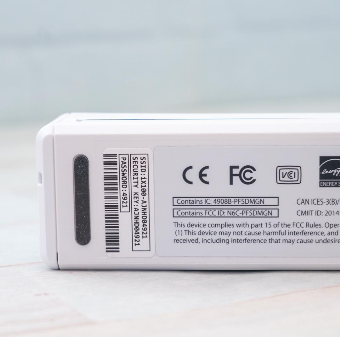 【極美品】ScanSnap ドキュメントスキャナー ホワイト iX100