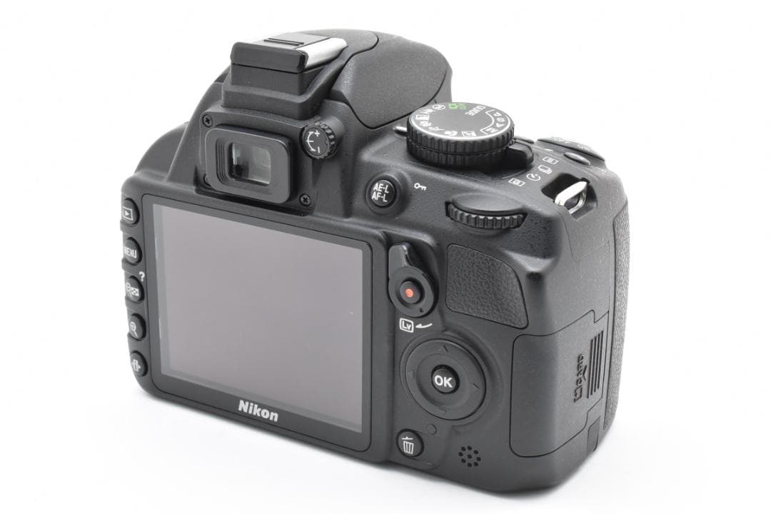 Nikon D3100 ボディ ショット数946枚　A010