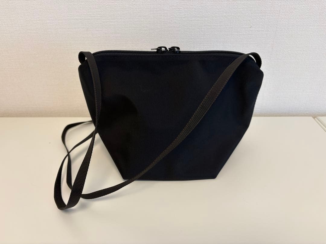 【美品】エルベシャプリエ 2885N ノワール ナイロン舟型ショルダーバッグS