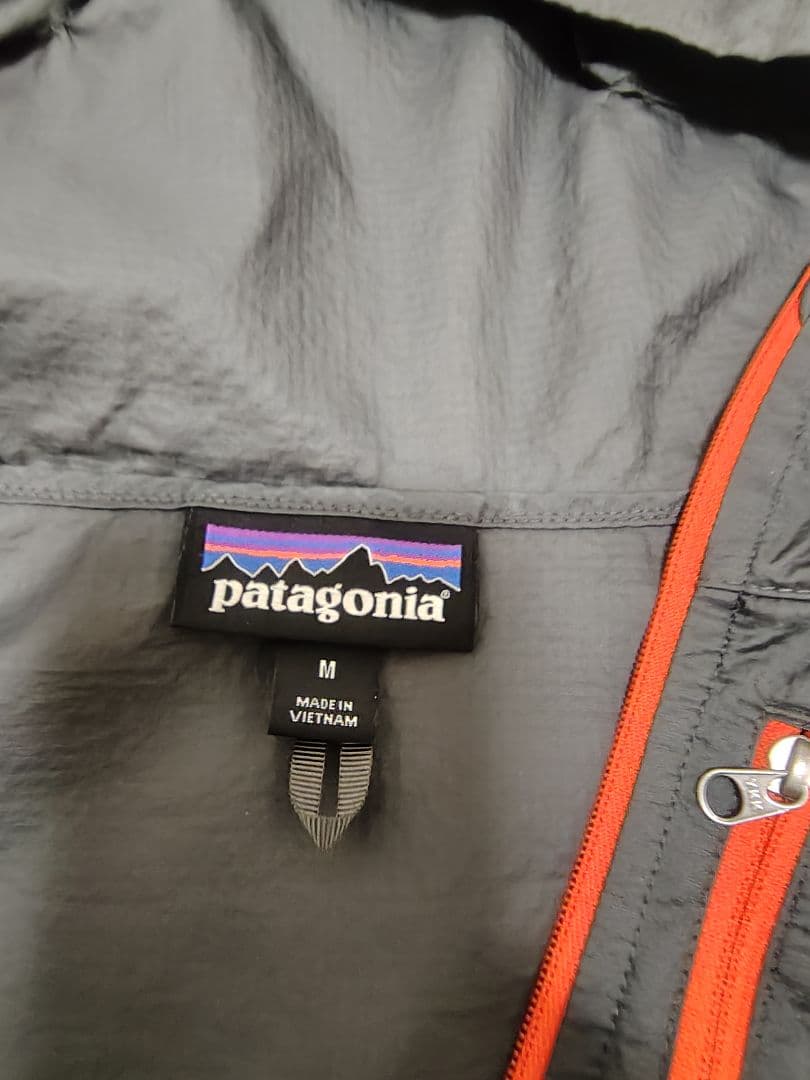 patagonia フーディニ ジャケット М パタゴニア 濃灰 オレンジ 廃盤