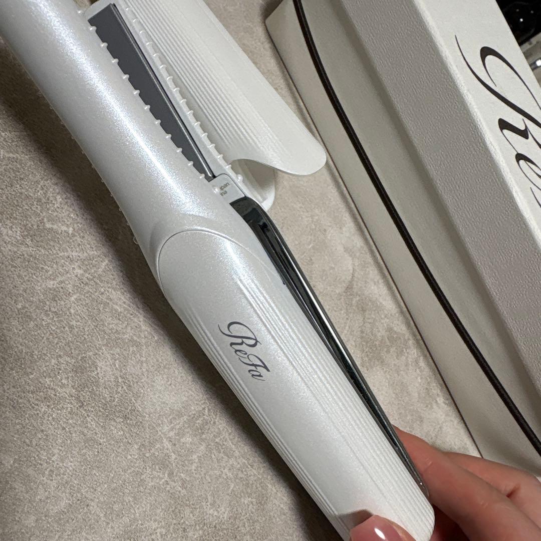 ReFa ストレートヘアアイロン ホワイト 箱付き、充電コードなし