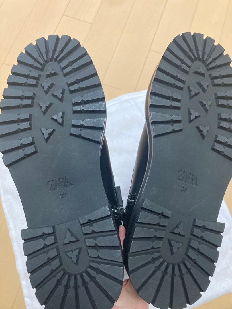 【お値下げ中】ZARAロングブーツ 39 完売品　ブラック　新品未使用