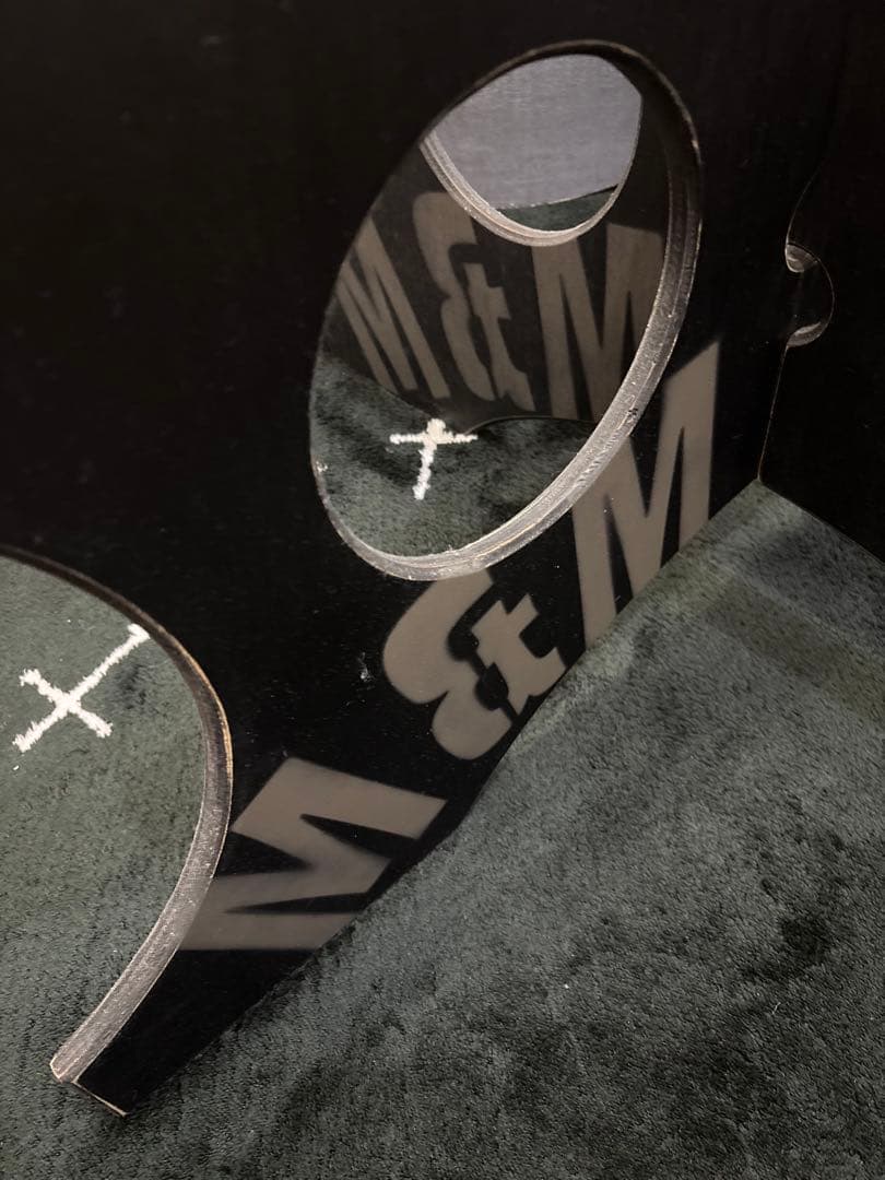 【未使用】M&M カスタムパフォーマンス ロゴ入り 黒円形 ローテーブル 家具