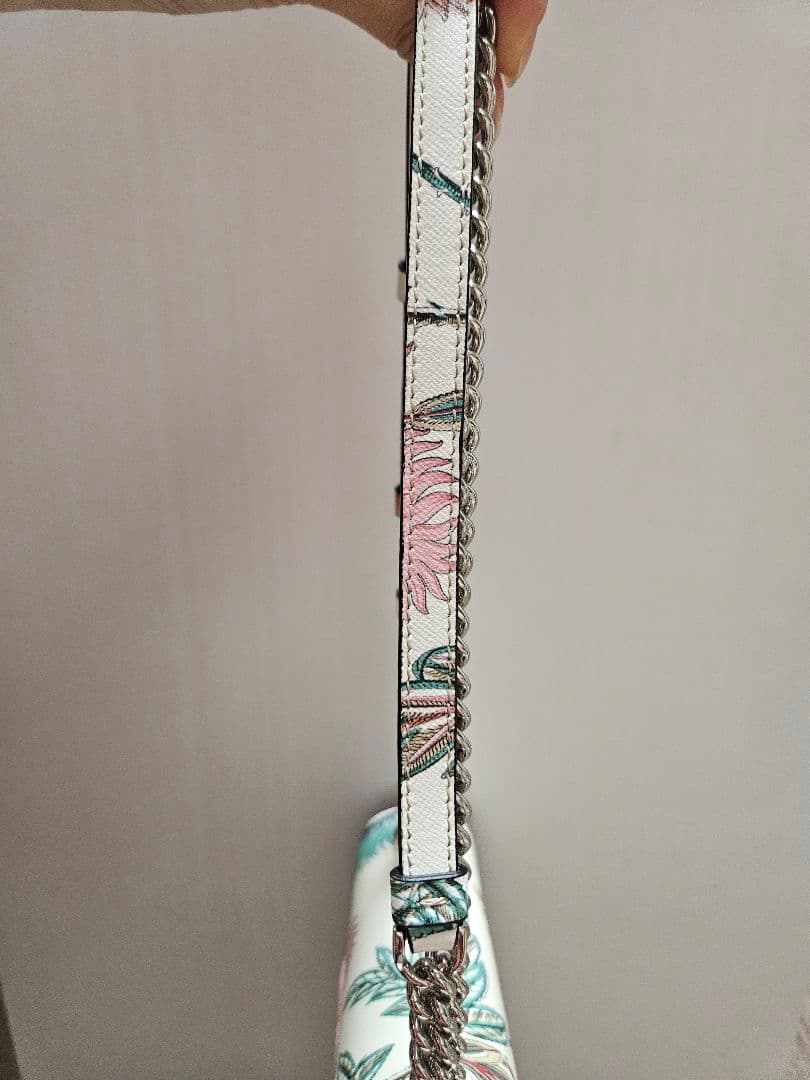 フェラガモ　ショルダーバッグ　値下げ不可