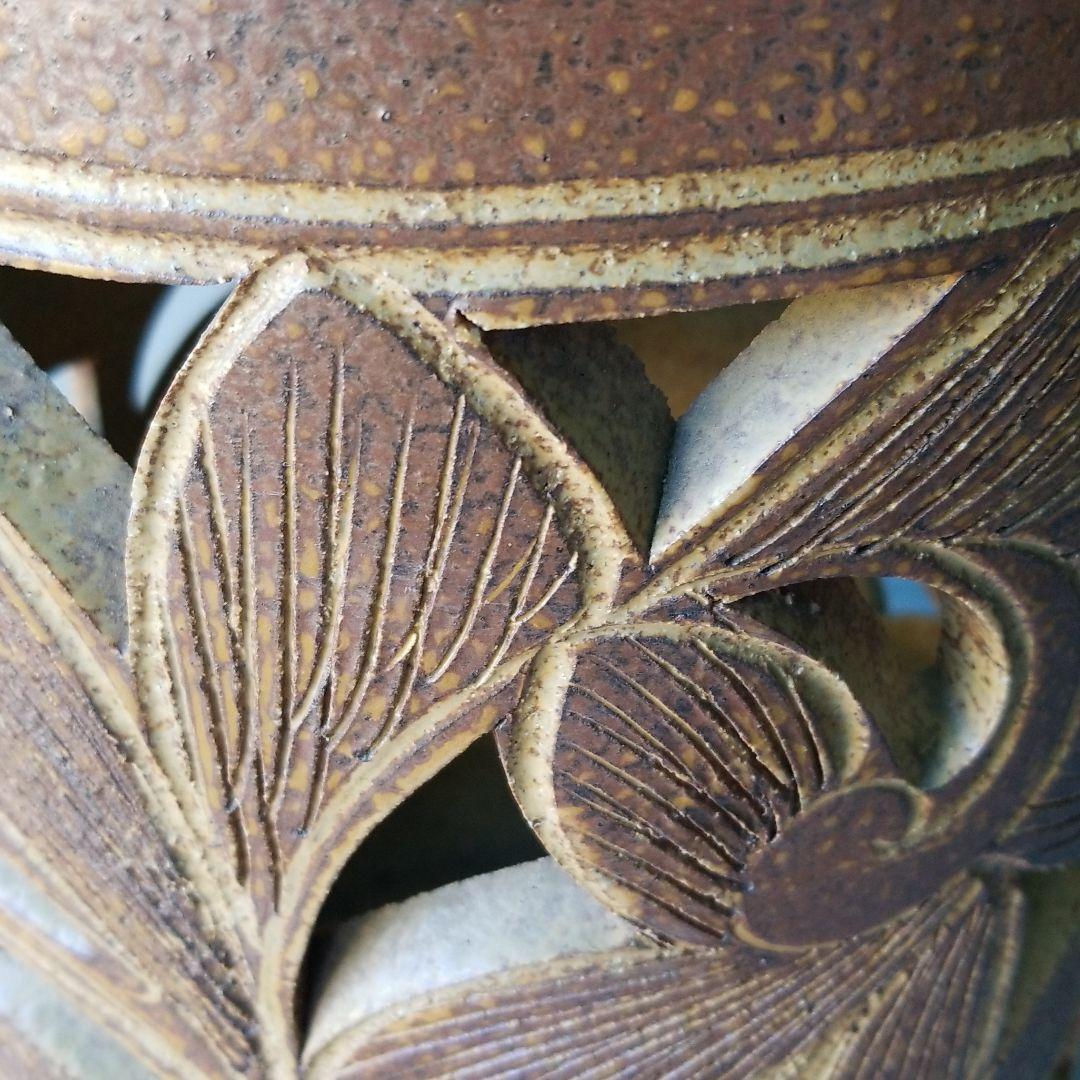 にゃんにゃんいぬ 信楽焼傘立て  唐草彫すかし 高さ４４cm