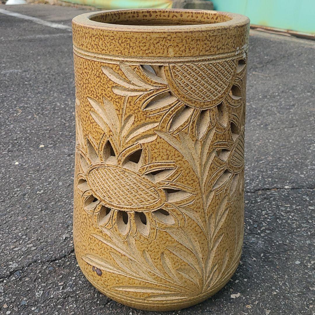 にゃんにゃんいぬ 信楽焼傘立て  唐草彫すかし 高さ４４cm