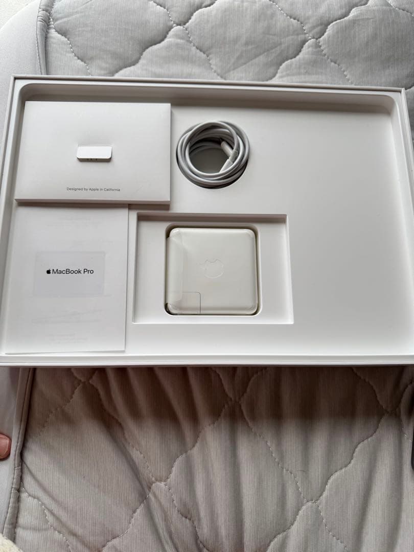 MacBook本体 MacBook Pro 2019 2.6GHz i7 16GB 256GB