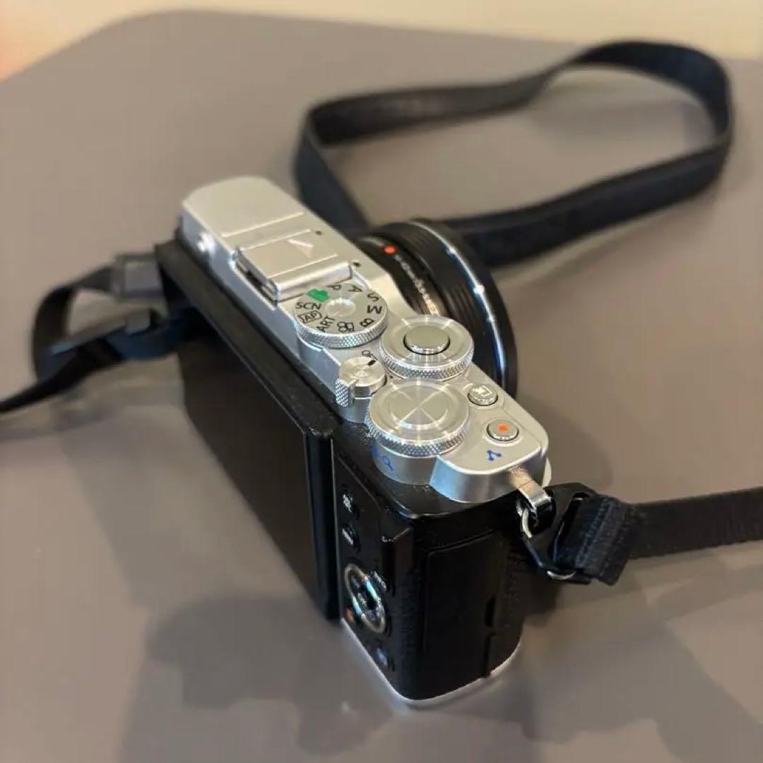 OLYMPUS PEN ミラーレス一眼カメラ 14-42mmレンズ付き