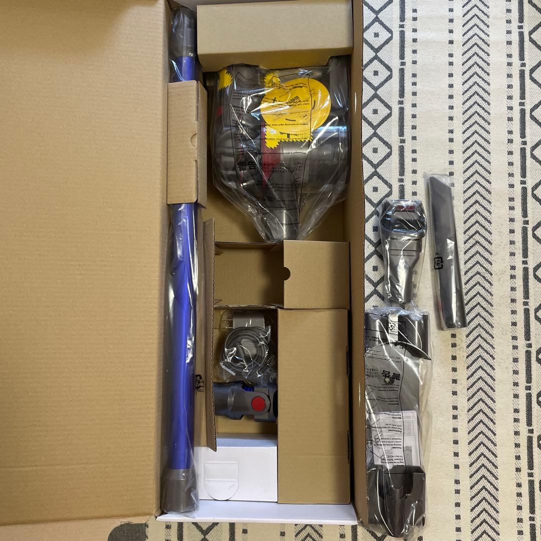 ！HIROさん専用！Dyson v7（sv11コードレスクリーナー）新品未使用
