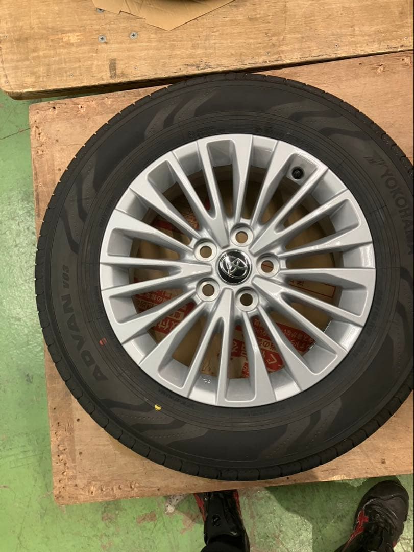 きむひと 新品未使用‼️アルファード 40系トヨタ純正ホイール新品タイヤ4本