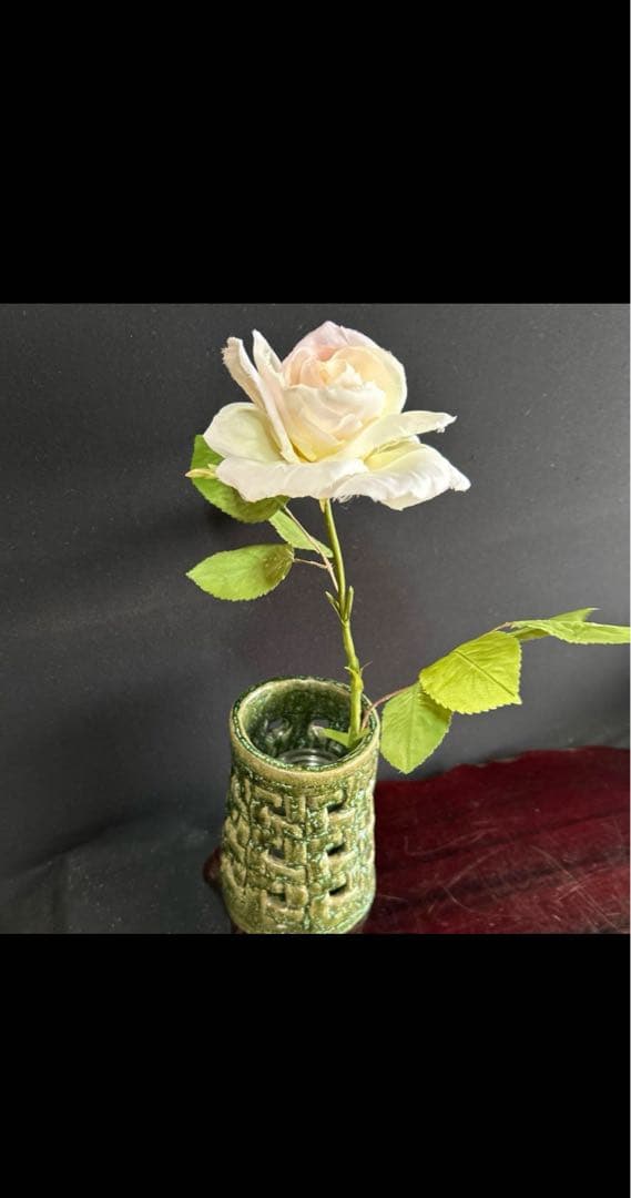 アートフラワーブーケ　花　アートフラワー　造花　薔薇　バラ　管理番号1ー白い薔薇