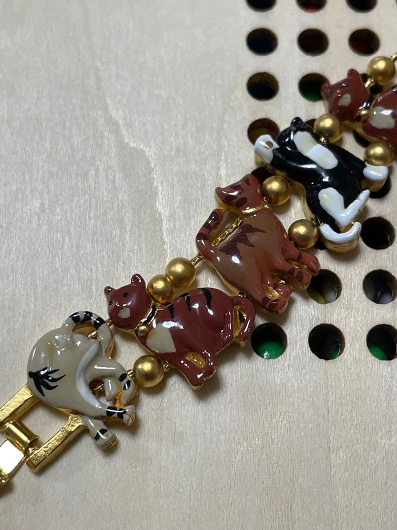 Jenny b Quartz 重さ51g 猫　動物モチーフ ブレスレット　腕時計