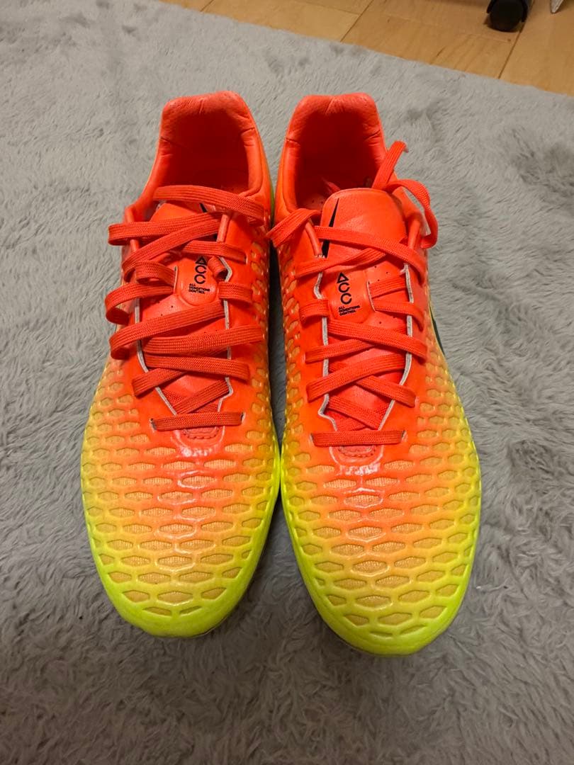 サッカースパイク　ナイキ　マジスタオーパス　ユーロカラー　日本未発売　FGソール