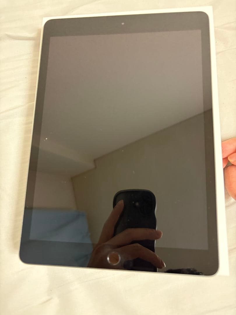 a*y様 Apple ipad 第8世代 32GB バテッリー容量89%