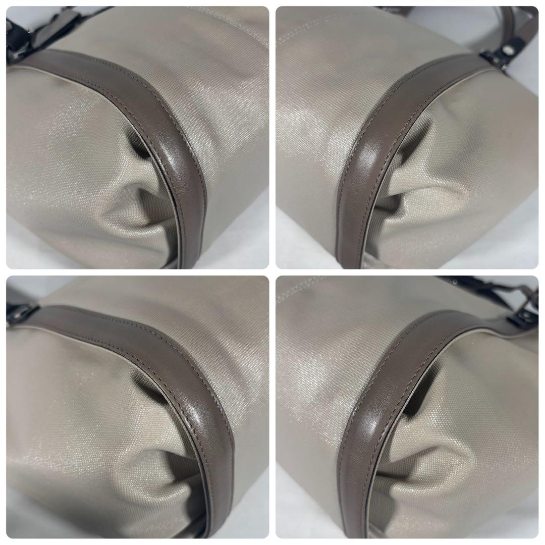 トッズ ハンドバッグ ショルダーバッグ 2way 斜め掛け チャーム ベージュ