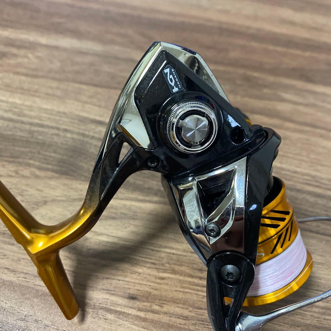 シマノ　C2000SSPG スピニングリール 黒/金