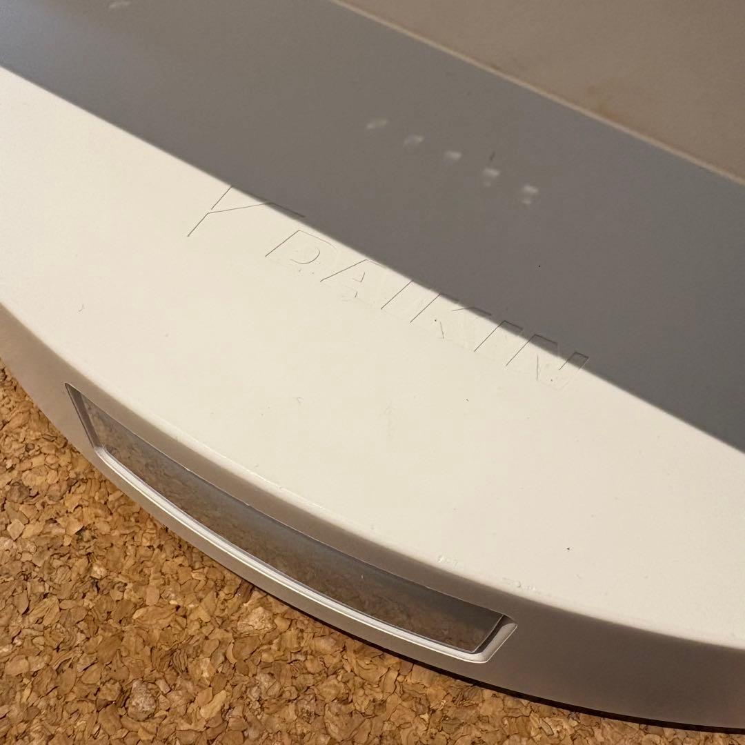 【美品】DAIKIN 遠赤外線暖房機 セラムヒート ERFT11WS-W