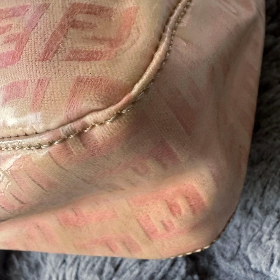 FENDI ハンドバッグ ズッカ柄 ピンク エナメル トップハンドル ズッキーノ