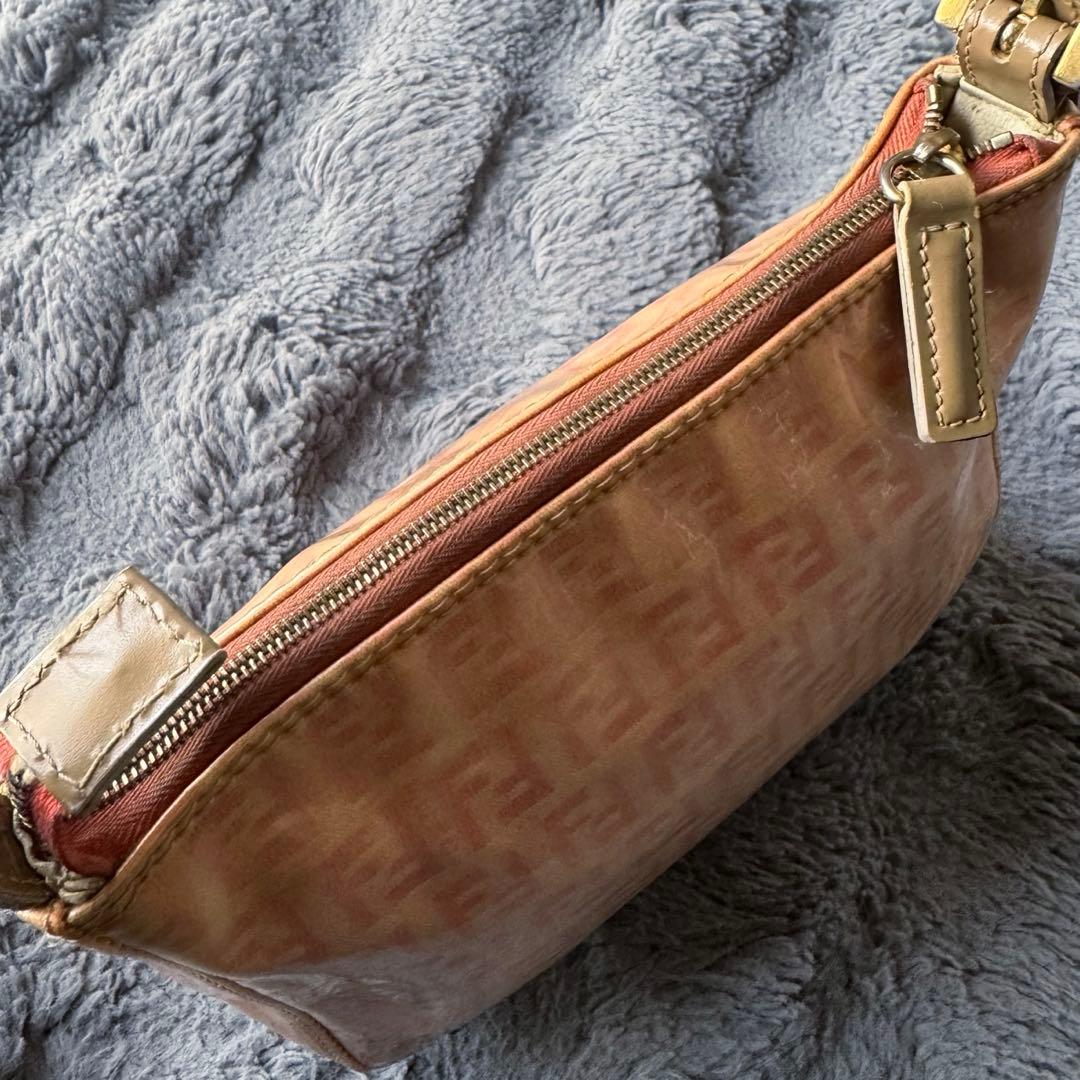 FENDI ハンドバッグ ズッカ柄 ピンク エナメル トップハンドル ズッキーノ