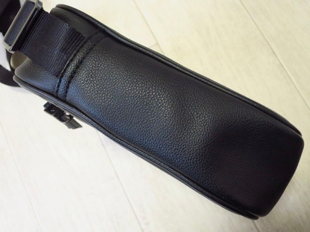 ARMANI EXCHANGE アルマーニエクスチェンジ ショルダーバッグ 美品