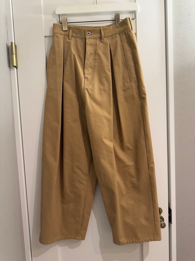 新品未使用タグ付！LOEWE チノパン　ロエベ　38 ベージュパンツ　オーバー