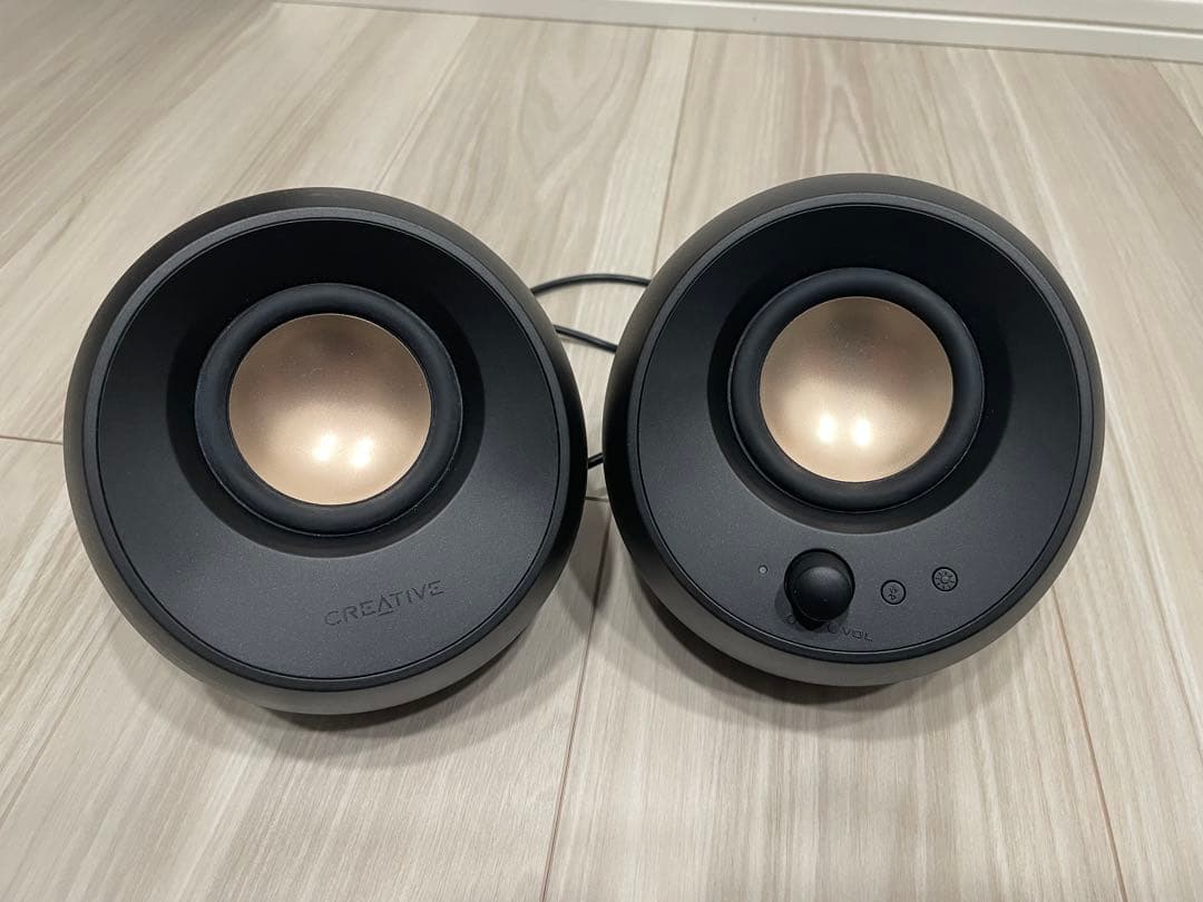 Creative Pebble X 大型RGB ライティングスピーカー