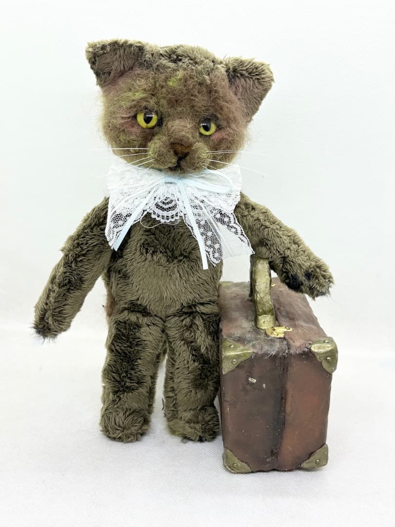 A猫 アンティークな猫のアートドール【ハンドメイド 人形 猫 ぬいぐるみ