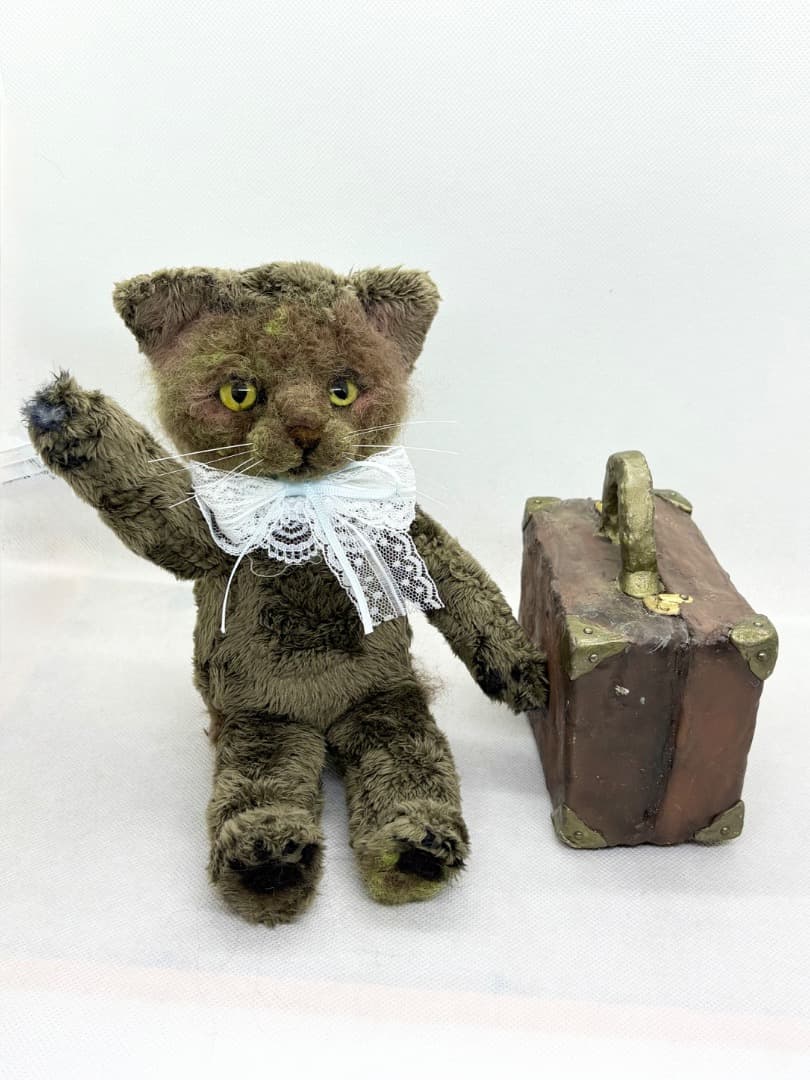 A猫 アンティークな猫のアートドール【ハンドメイド 人形 猫 ぬいぐるみ