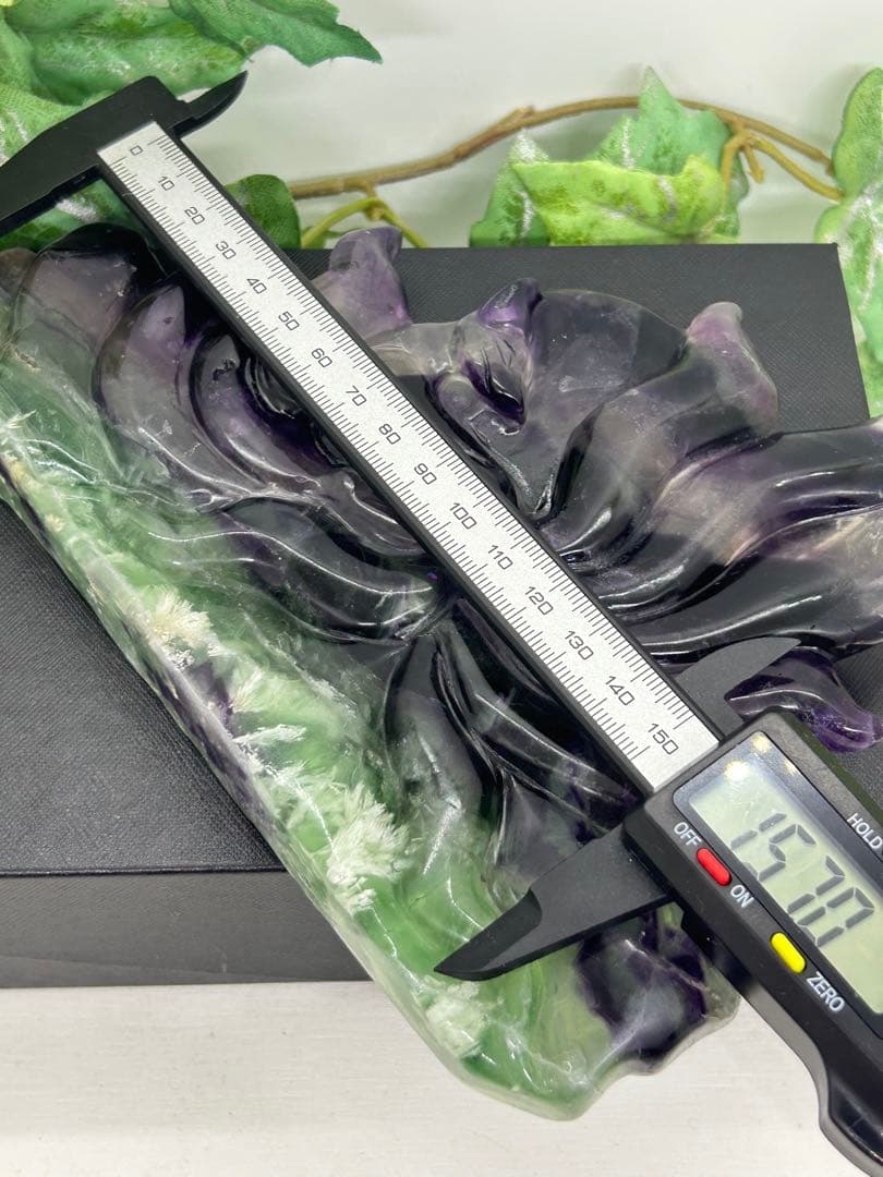 天然石フェザーフローライト　九尾彫刻置物　No.1949