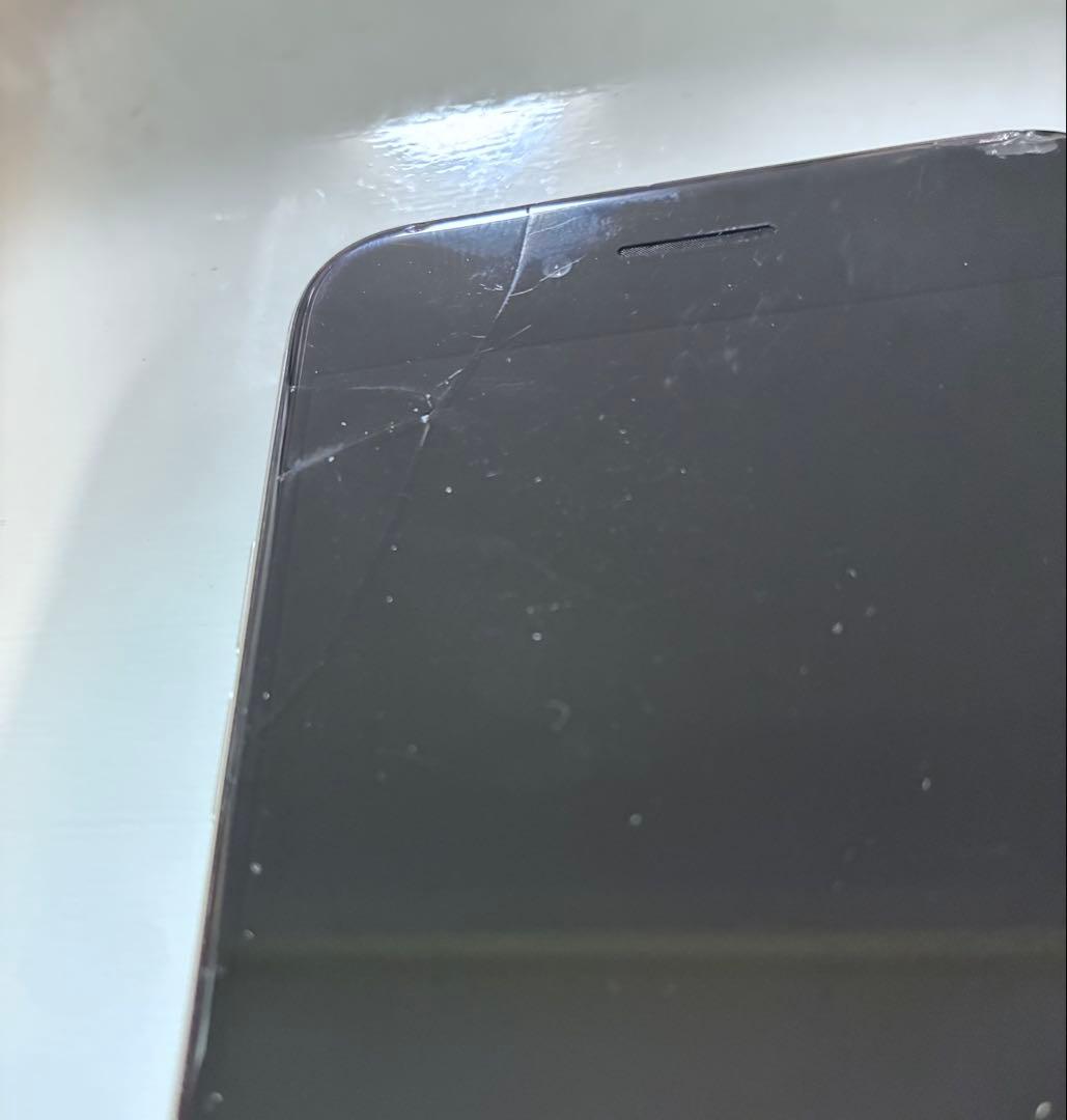 ジャンク品　画面割れあり iPhone SE 第3世代 128GB スターライト