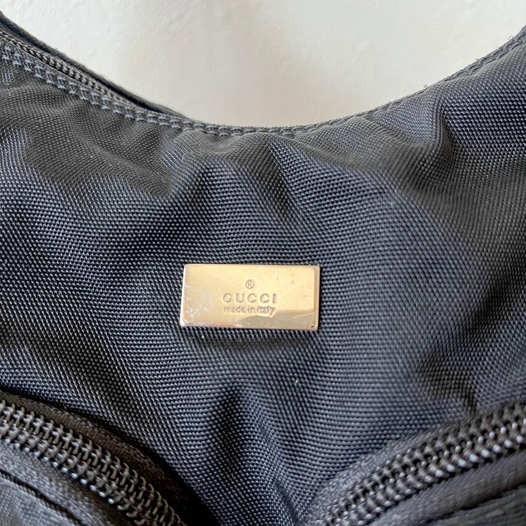 GUCCI ワンショルダーバッグ ダブルポケット