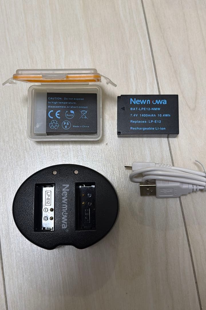 【純正レンズ3本セット】Canon EOS KissM ミラーレス一眼　ホワイト