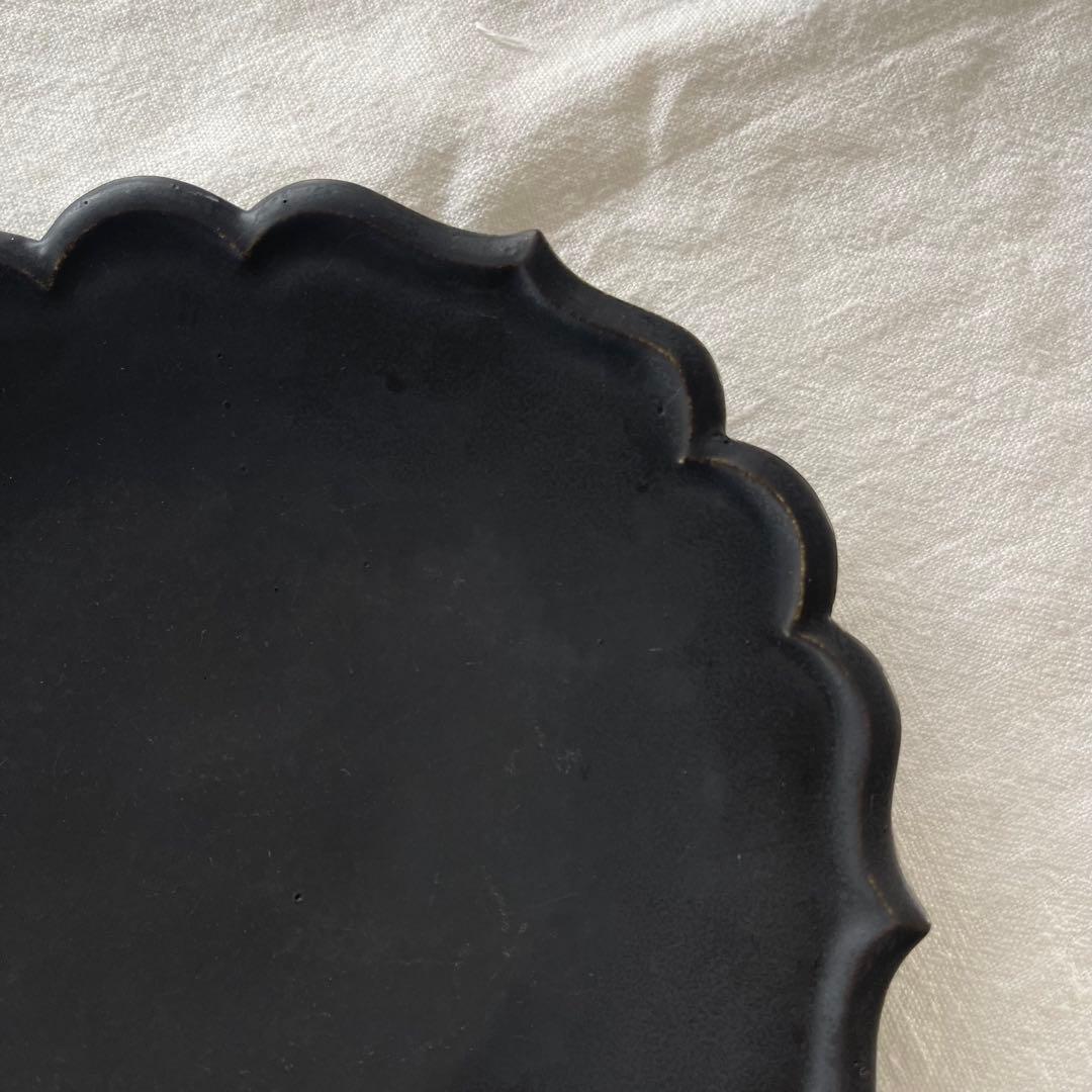 人気作家 木下和美さんの黒釉輪花プレート2枚セット