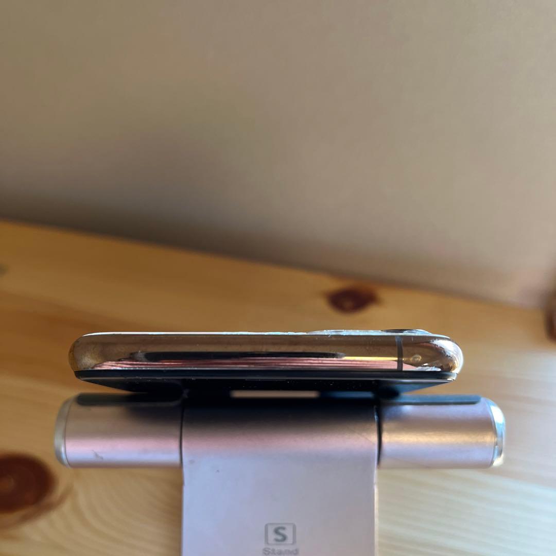 バッテリー100%iPhone11 Pro Max 256GB ゴールド裏面割れ