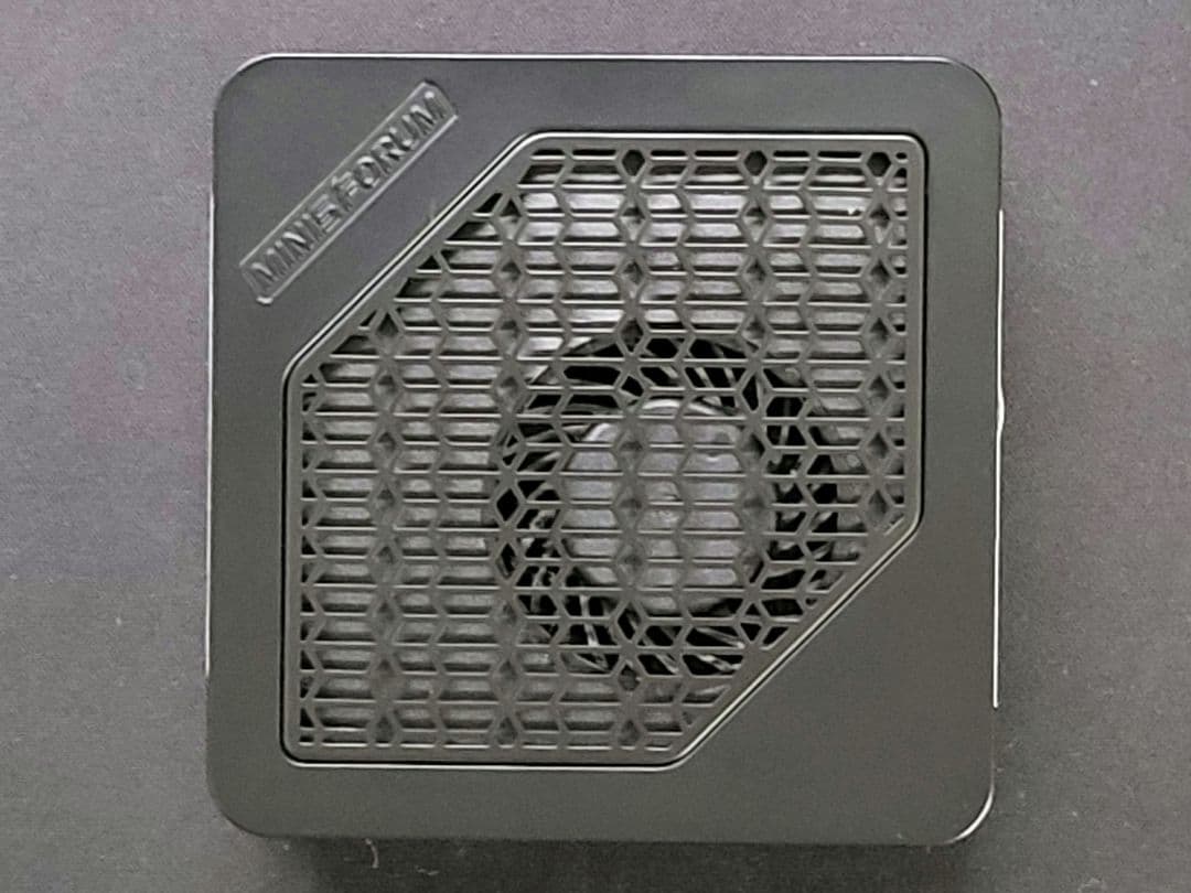 【美中古】 Minisforum EM680 SSD:512GB 付属品完備