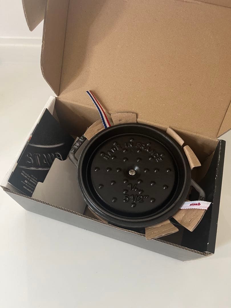 B*■様 ストウブStaubココット ラウンドグレー 14cmホーロー 鍋