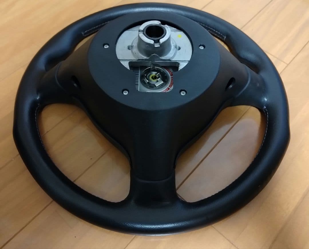 三菱　ランサーエボリューション　MOMOステアリング　本革