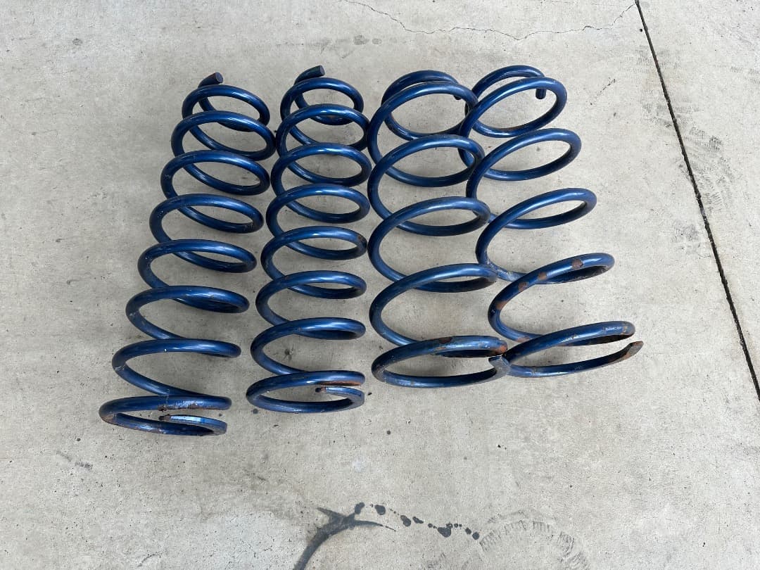 ランクル80用　2.5インチアップスプリング 4本セット