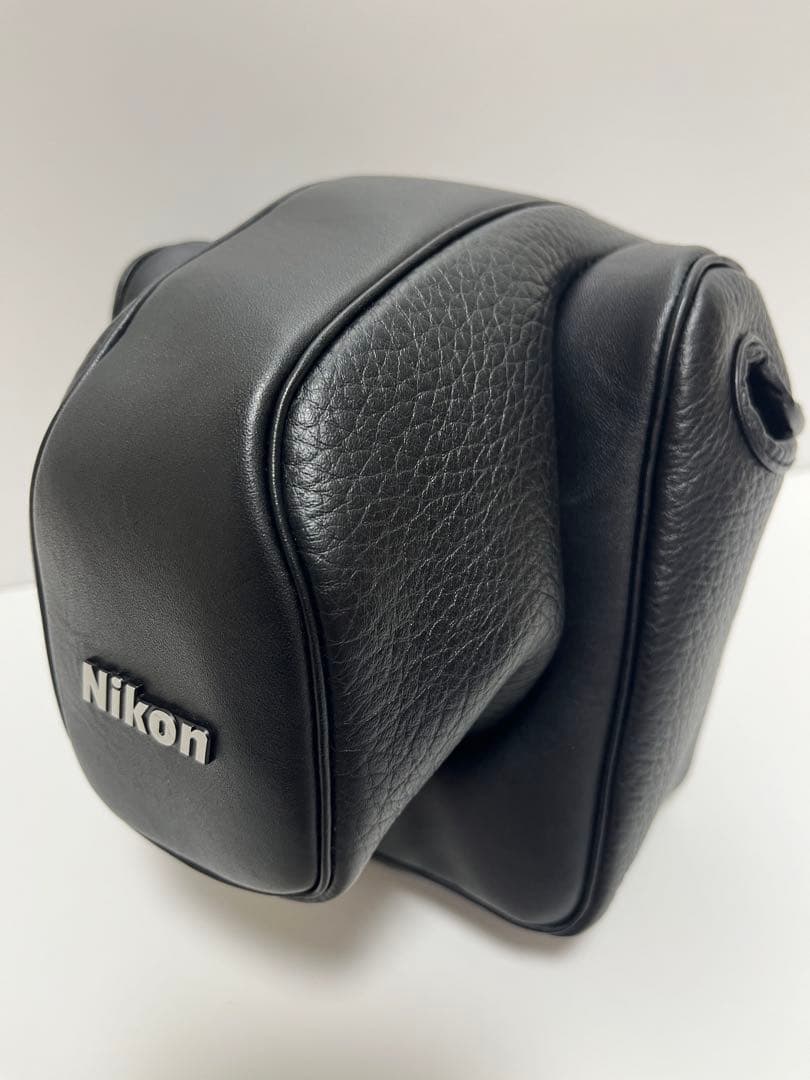 Nikon F5＋ズームレンズ＋純正フォーカシングスクリーン＋純正ケース