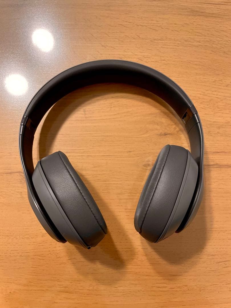 限定カラー! Beats Studio 3ワイヤレス ヘッドホン グレー