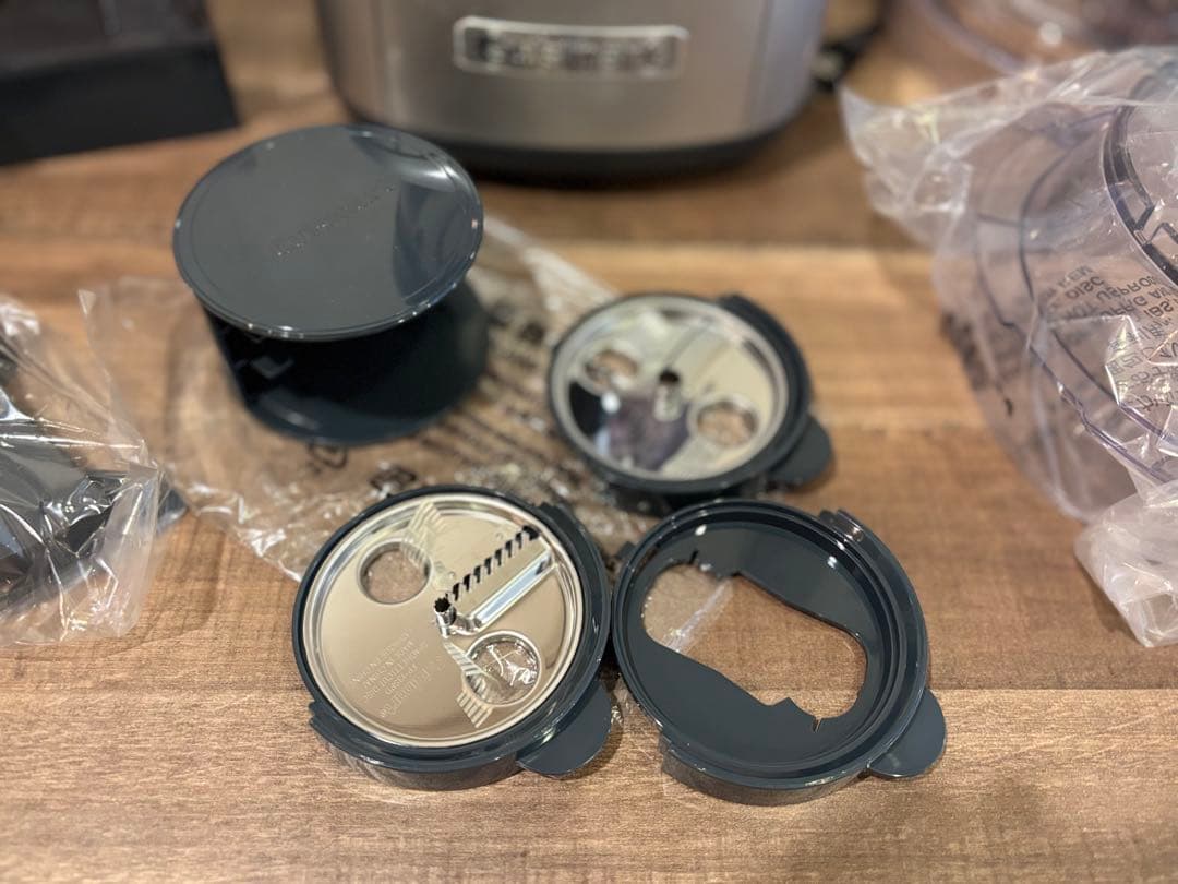 【未使用品】クイジナート フードプロセッサー CFP-26SVPCJ