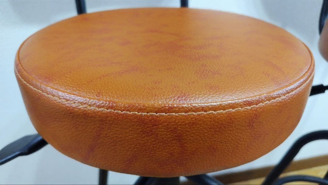 週末セール！限定カラー昇降式カウンターチェアタムチェア2脚セットキャメルブラウン